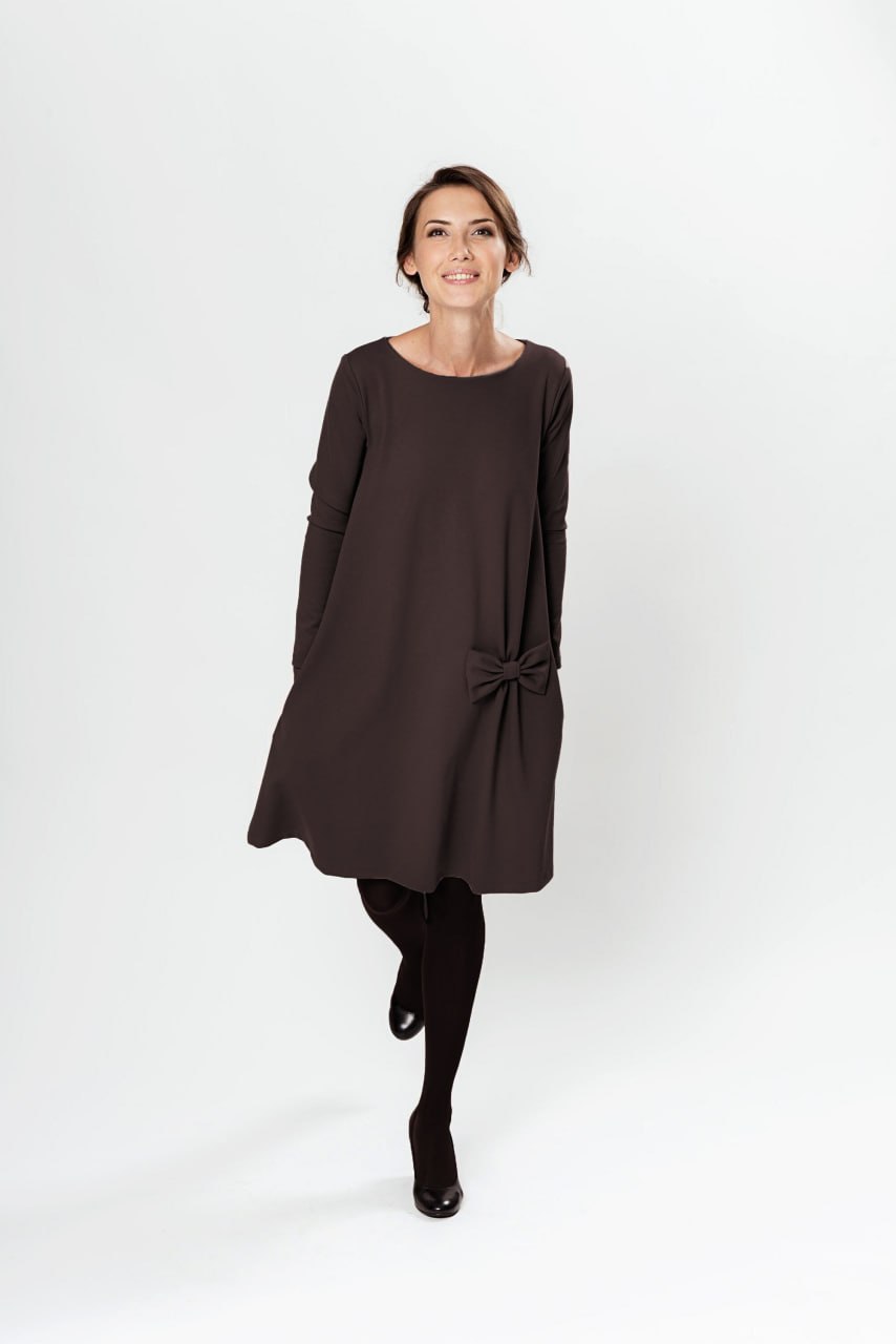 Italienisches Punto-Kleid KISS — Strukturierter Strick mit Schleife