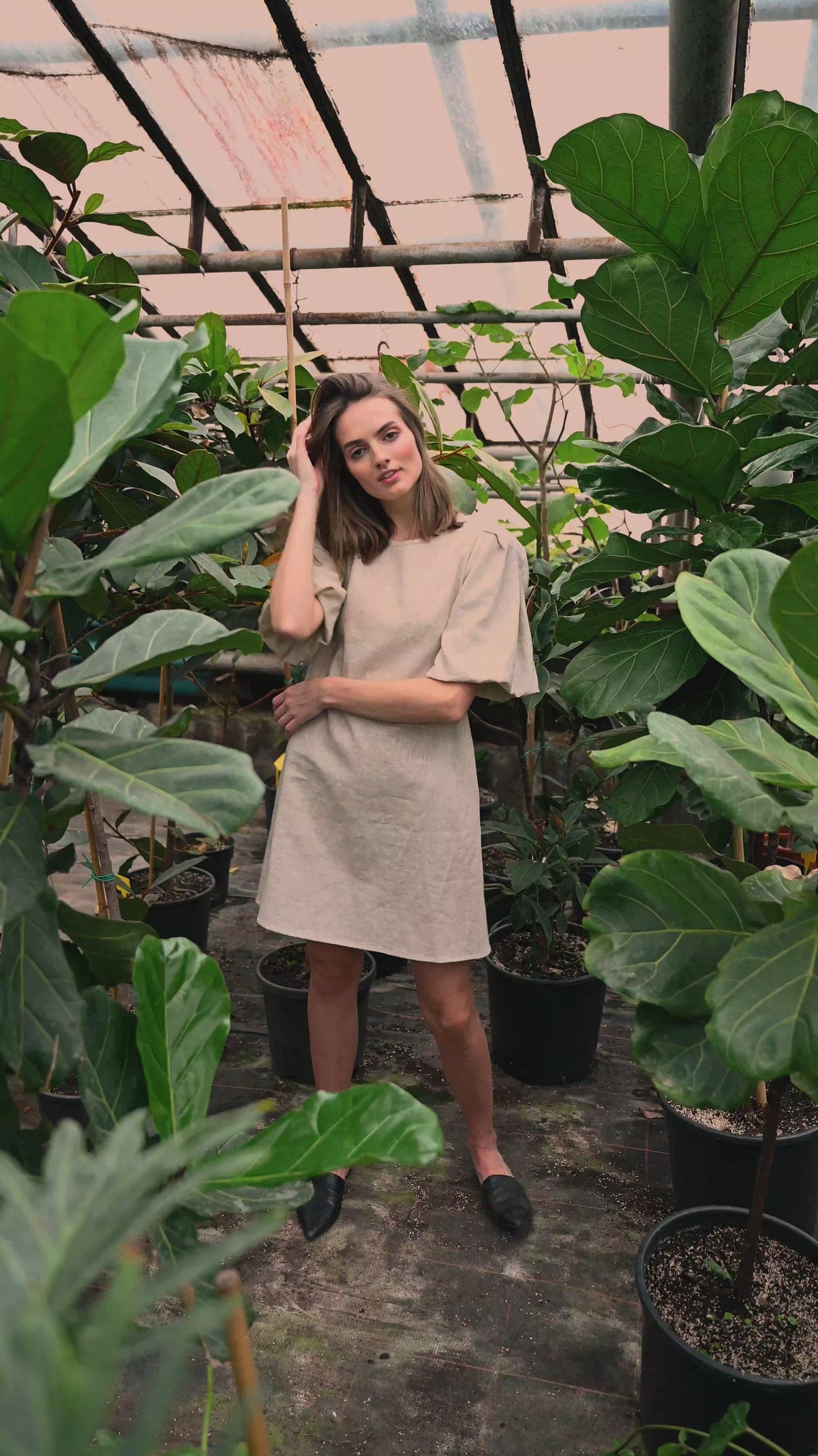 LeMuse CHARM linen dress in beige – video #Color_Beige