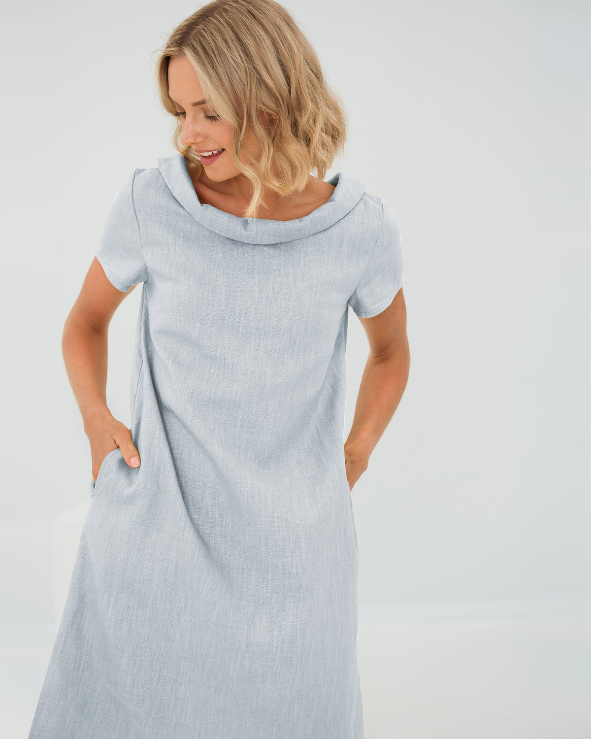 LeMuse STORY linen dress in light blue – studio front view #Color_Light blue