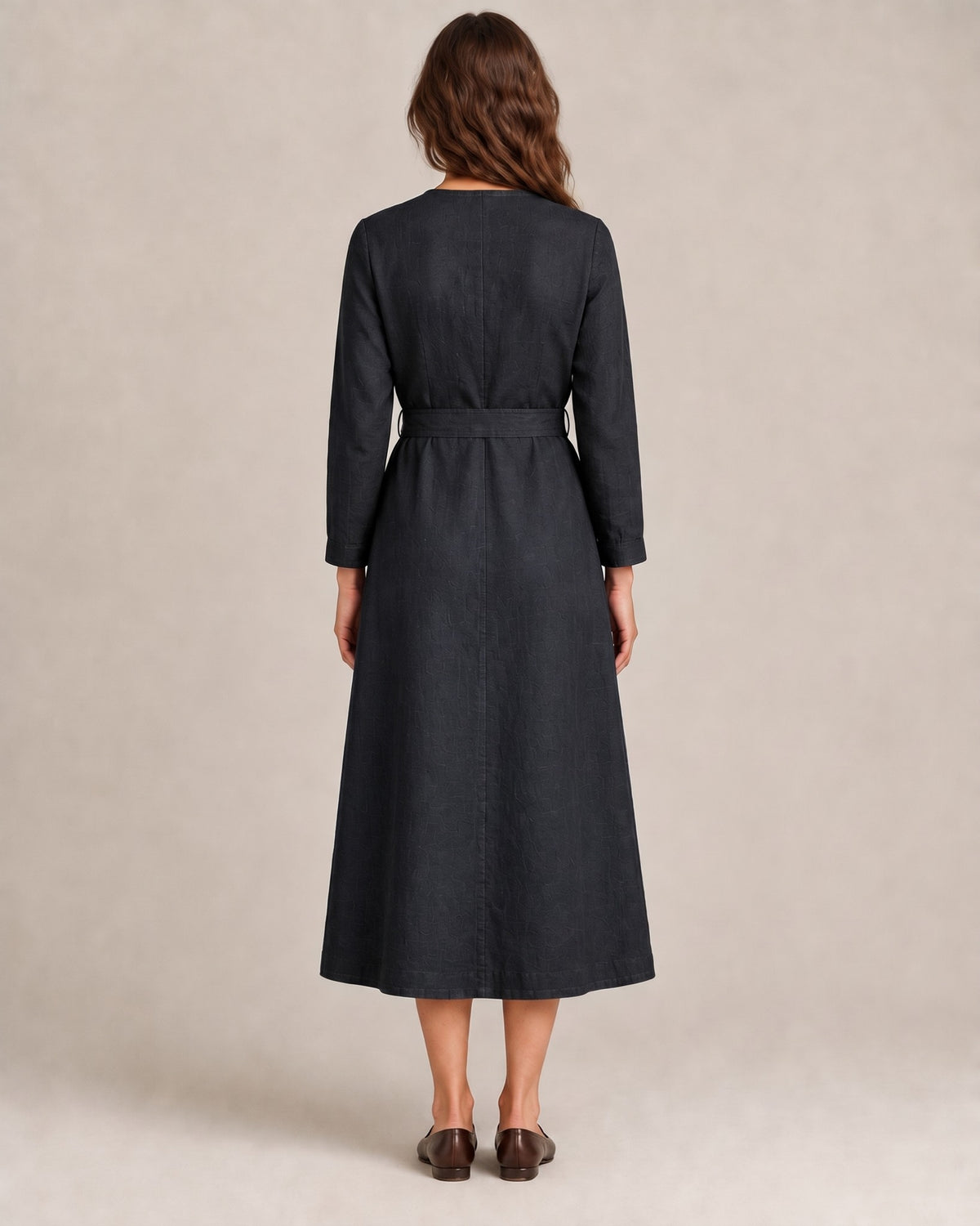 WRAP – juoda lininė suknelė, nugara #Color_Black