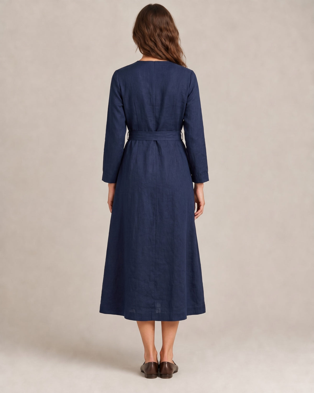 WRAP – tamsiai mėlyna lininė suknelė, nugara #Color_Deep blue