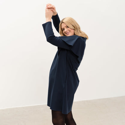 Robe WING PLUS bleu foncé de LeMuse