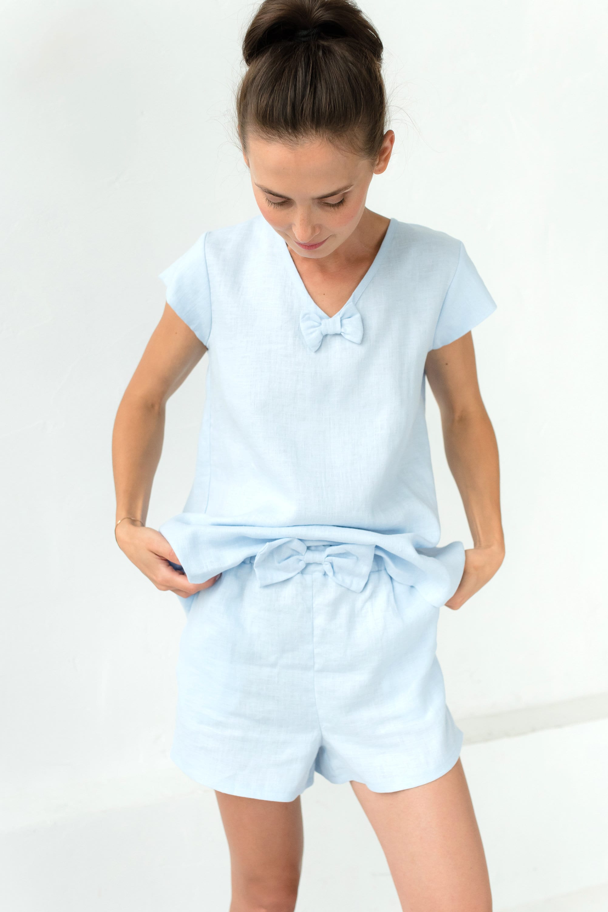 Camisa azul claro, ropa de dormir de lino, camisa de dormir de lino, top de noche de lino, blusa de pijama de lino, top de ropa de dormir de lino, ropa minimalista, cinta